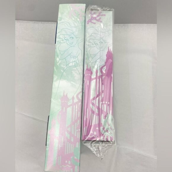 DISNEY STORE PRINCESS ARIEL CLASSIC DOLL W/ DOLL BRUSH & ACCESSORY PACK SET - Picture 5 of 9